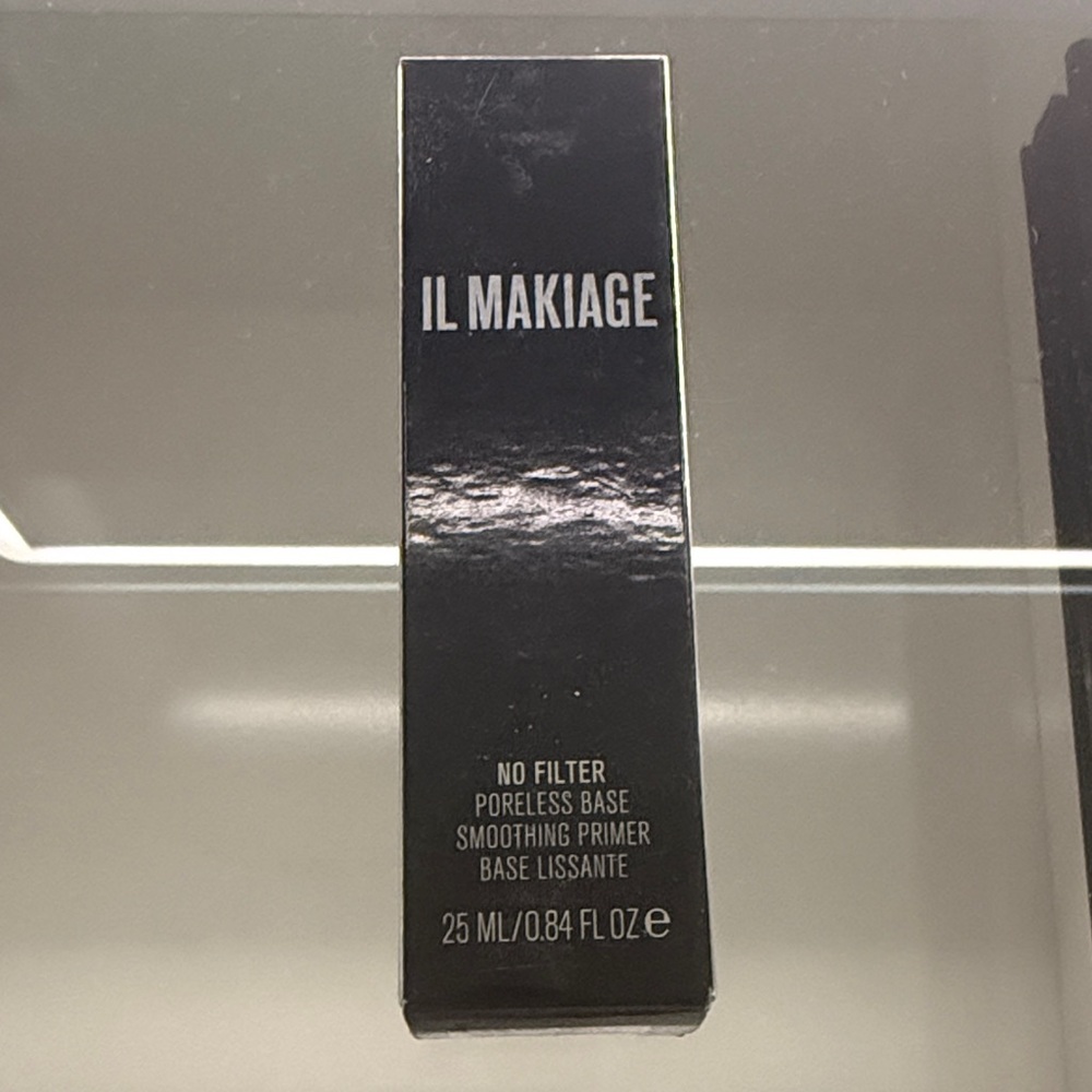 IL MAKIAGE No Filter Smoothing Primer in Black